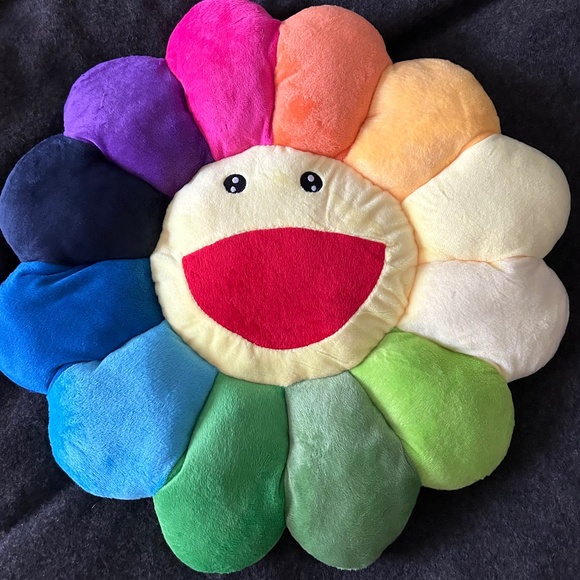 Brand New smiley face accent cushion - Picture 1 of 2